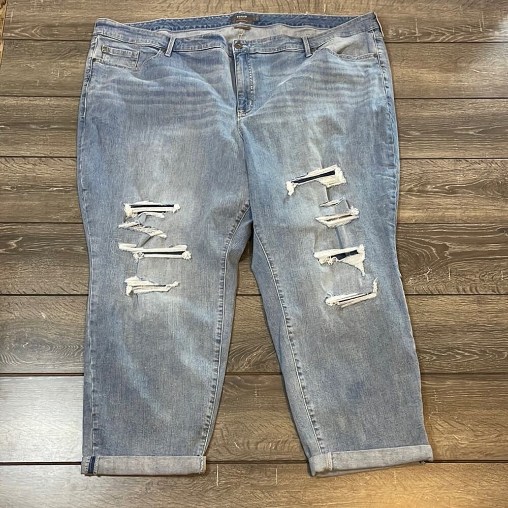 Torrid Boyfriend Straight Distressed Light Blue Jeans Women's Size 30R